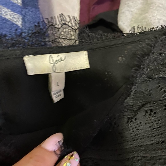 Tops - Picture 3 of 10